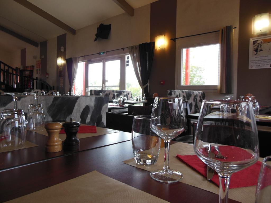 Adonis Budget Pornichet Bagian luar foto