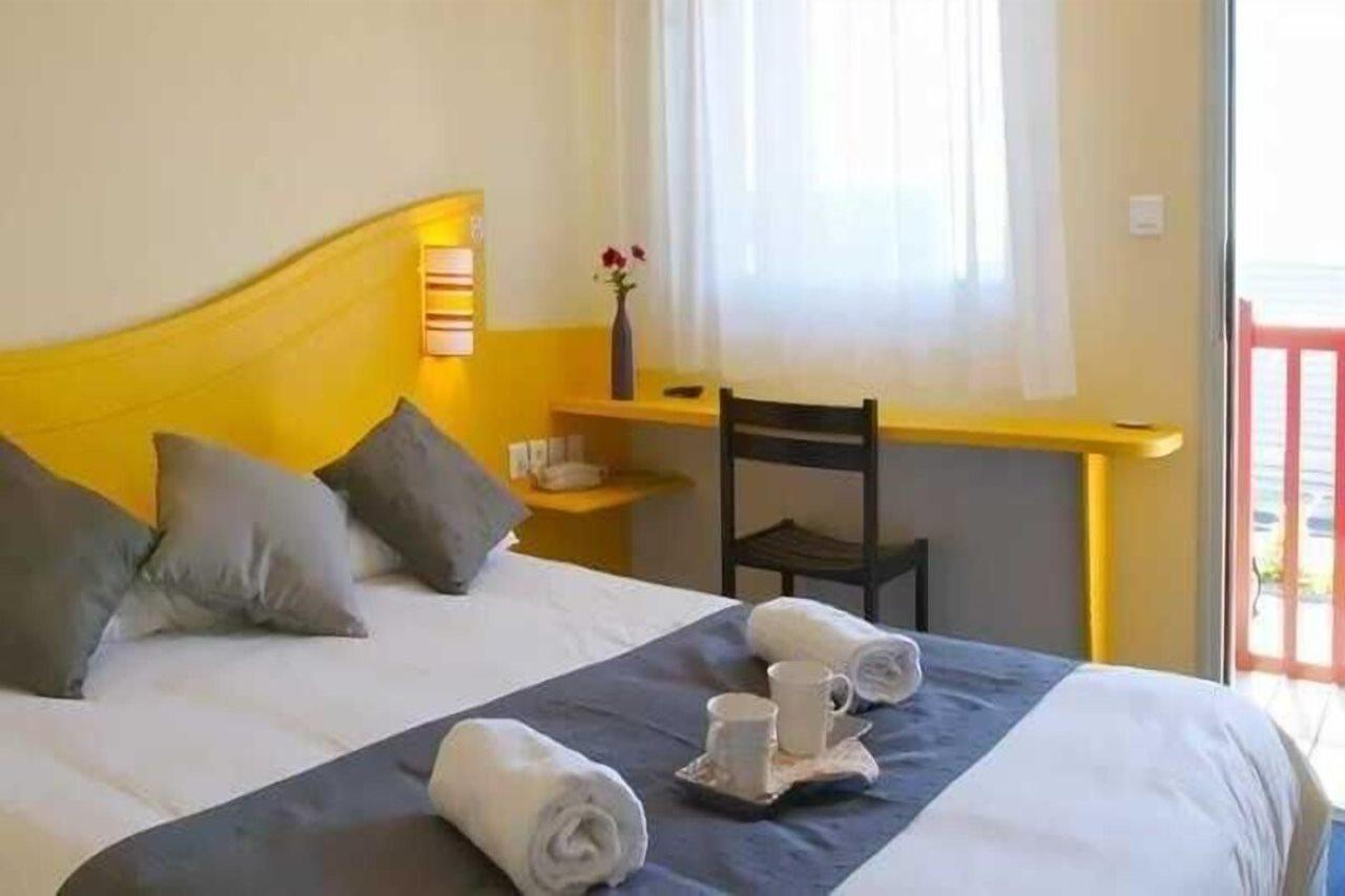 Adonis Budget Pornichet Bagian luar foto